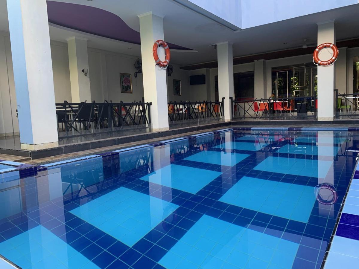 Pacific Hotel Ambon Exterior foto